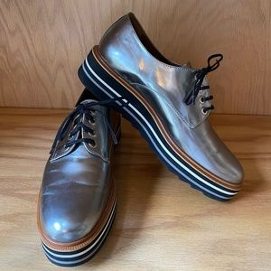 Altariva Roma Silver Platform Oxfords Size 6.5